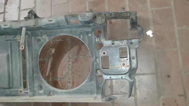 Foto: FRONTBLECH / SCHLOSSTRÄGER eines VW Polo 45