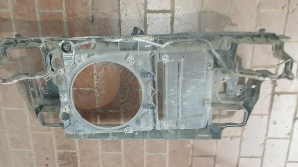 Foto: FRONTBLECH / SCHLOSSTRÄGER eines VW Polo 45