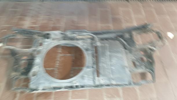 Foto: FRONTBLECH / SCHLOSSTRÄGER eines VW Polo 45