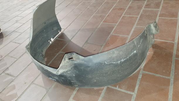 Foto: INNENKOTFLÜGEL / RADHAUSSCHALE LINKS eines VW Polo 45