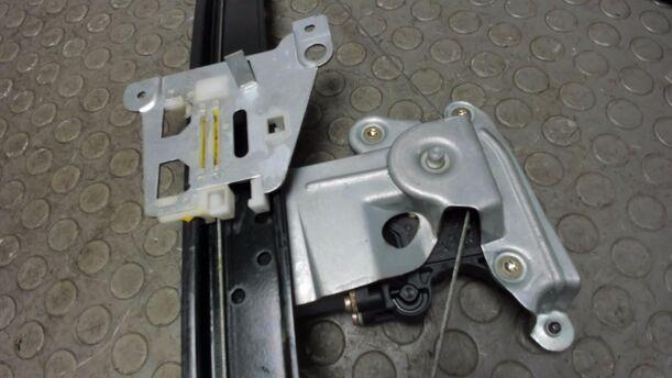 Foto: FENSTERHEBER ELEKTRISCH HINTEN LINKS eines Volvo S60 2.4 Aut.