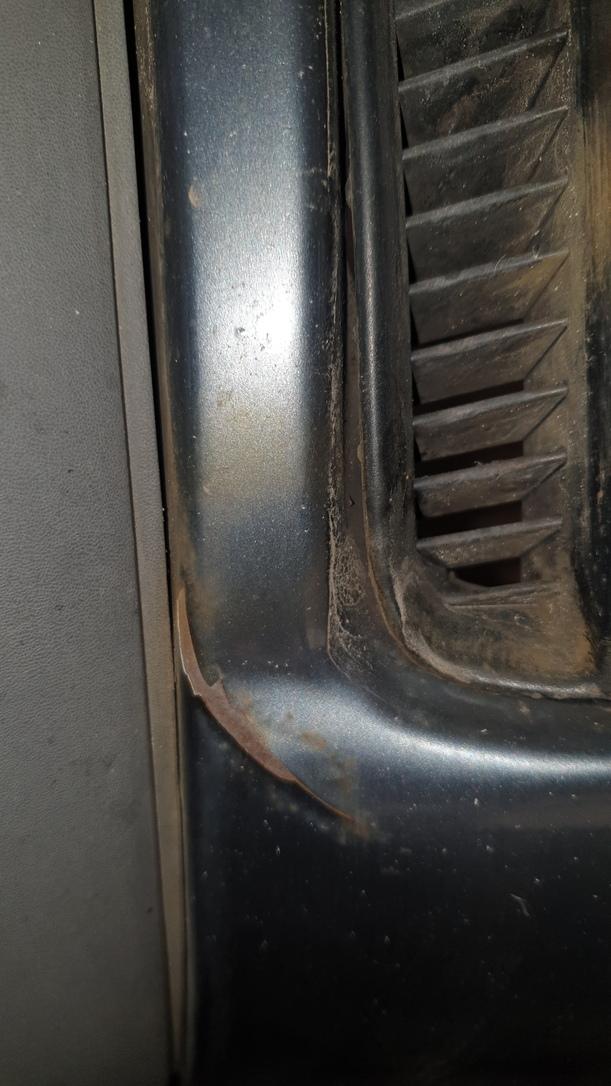 Foto: STOSSSTANGENUNTERTEIL VORN eines VW Polo 45