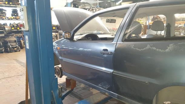 Foto: TÜR VORN LINKS (2/3-TÜRER) eines VW Polo 45