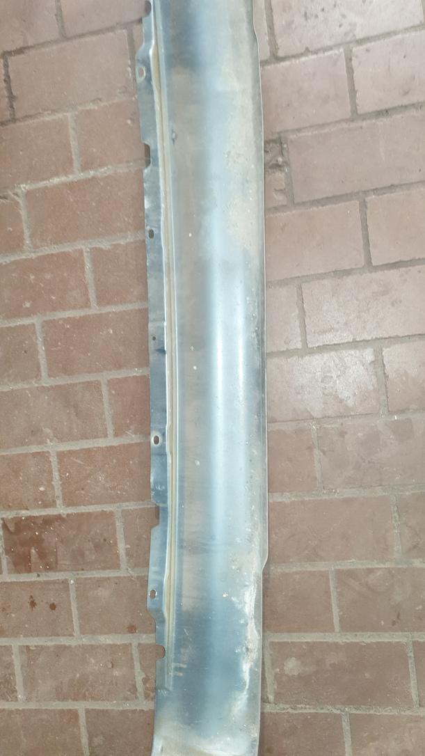 Foto: STOSSSTANGENUNTERTEIL HINTEN eines VW Polo 45