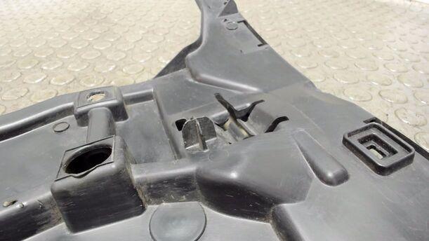 Foto: HALTER STOSSFÄNGER VORNE RECHTS eines Volvo S60 2.4 Aut.