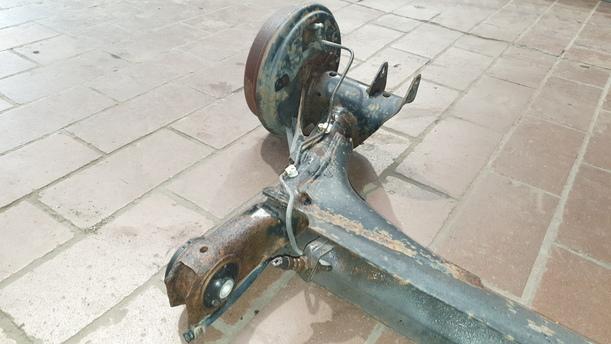 Foto: HINTERACHSE eines VW Polo 45