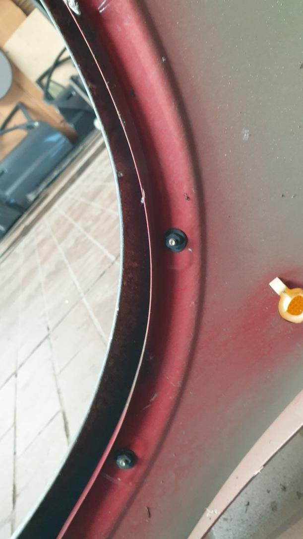 Foto: KOTFLÜGEL VORNE RECHTS eines Opel Corsa
