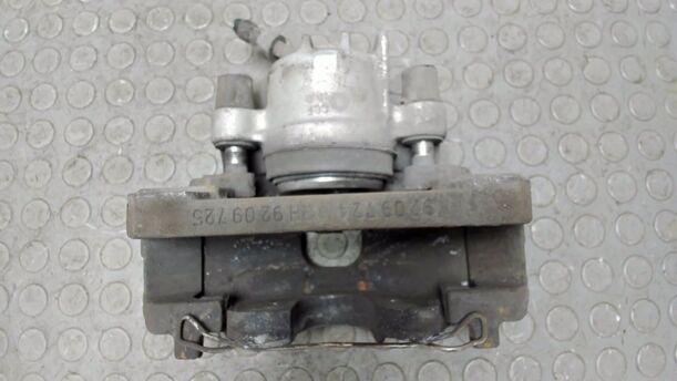 Foto: BREMSSATTEL VORNE LINKS eines Volvo S60 2.4 Aut.