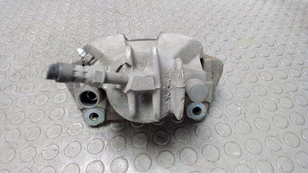 Foto: BREMSSATTEL VORNE LINKS eines Volvo S60 2.4 Aut.