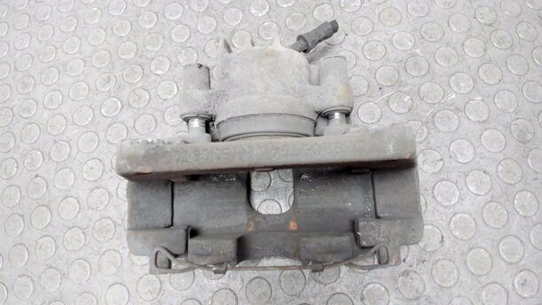 Foto: BREMSSATTEL VORNE RECHTS eines Volvo S60 2.4 Aut.