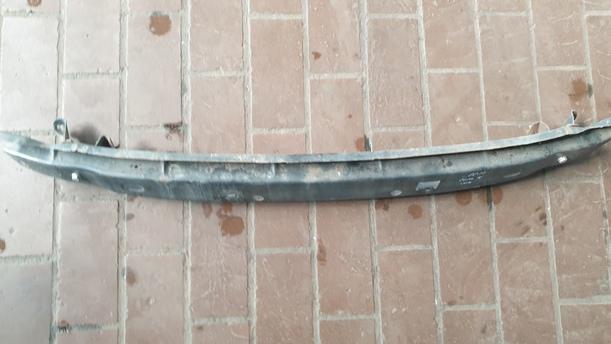 Foto: VERSTÄRKUNG VORN eines Opel Corsa