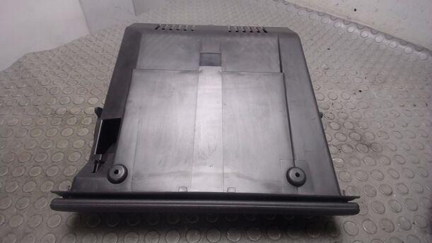 Foto: HANDSCHUHFACH eines Opel Corsa