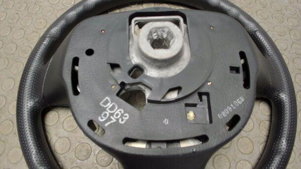 Foto: LENKRAD eines Mazda 2 1.25l