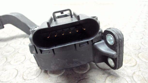 Foto: GASPEDAL ( BENZIN / SCHALTGETRIEBE ) eines Mazda 2 1.25l