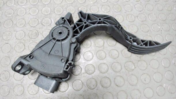 Foto: GASPEDAL ( BENZIN / SCHALTGETRIEBE ) eines Mazda 2 1.25l