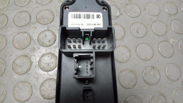 Foto: FENSTERHEBERSCHALTER eines Mazda 2 1.25l