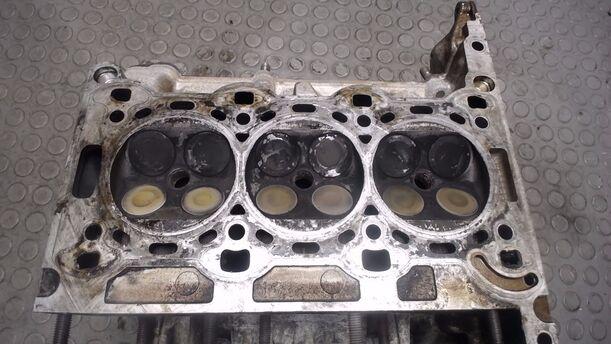 Foto: ZYLINDERKOPF X10XE eines Opel Corsa