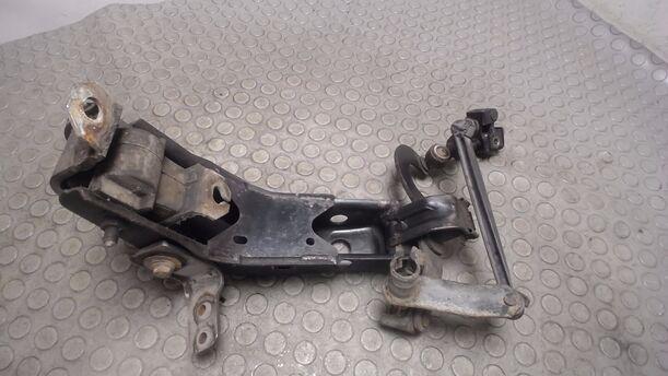 Foto: SCHALTGESTÄNGE / GELENK eines Opel Corsa