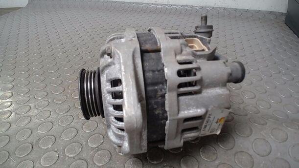 Foto: LICHTMASCHINE eines Mazda Premacy 1.9