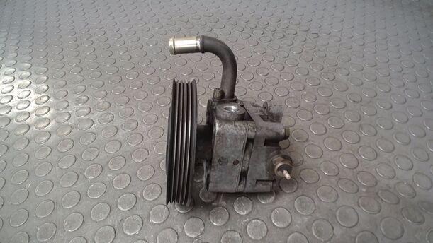 Foto: PUMPE SERVOLENKUNG/ SERVOPUMPE eines Mazda Premacy 1.9