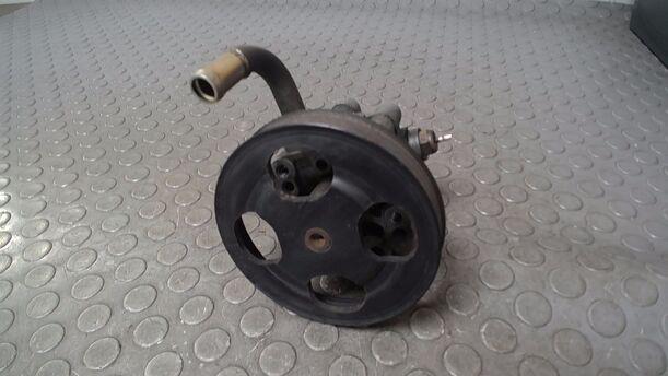 Foto: PUMPE SERVOLENKUNG/ SERVOPUMPE eines Mazda Premacy 1.9