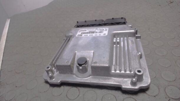 Foto: STEUERGERÄT DIESELEINSPRITZUNG ( ENTHEIRATET) eines Opel Astra 2.0 CDTI DPF ecoFLEX SportsTourer Start/Stop