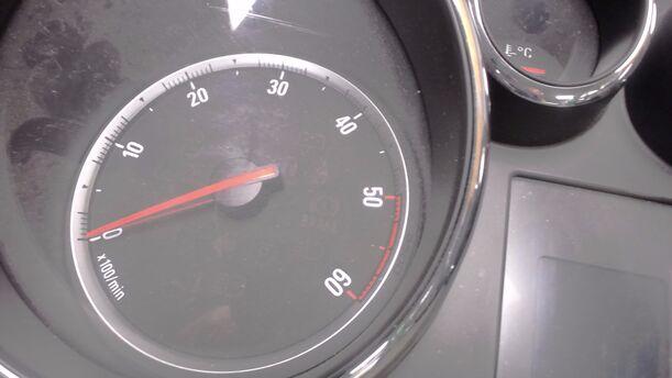 Foto: TACHOEINHEIT (ENTHEIRATET eines Opel Astra 2.0 CDTI DPF ecoFLEX SportsTourer Start/Stop
