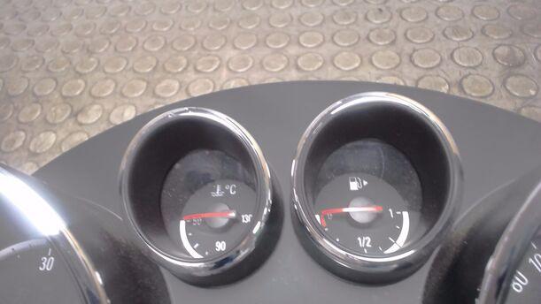 Foto: TACHOEINHEIT (ENTHEIRATET eines Opel Astra 2.0 CDTI DPF ecoFLEX SportsTourer Start/Stop
