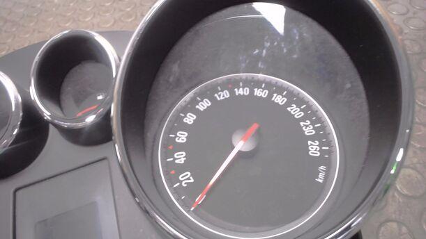 Foto: TACHOEINHEIT (ENTHEIRATET eines Opel Astra 2.0 CDTI DPF ecoFLEX SportsTourer Start/Stop