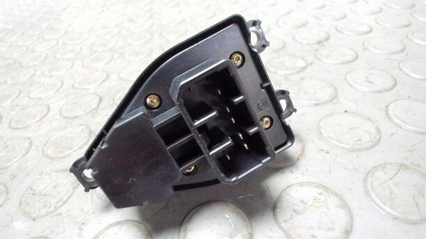 Foto: SCHALTER AUSSENSPIEGELVERSTELLUNG eines Mazda 2 1.25l