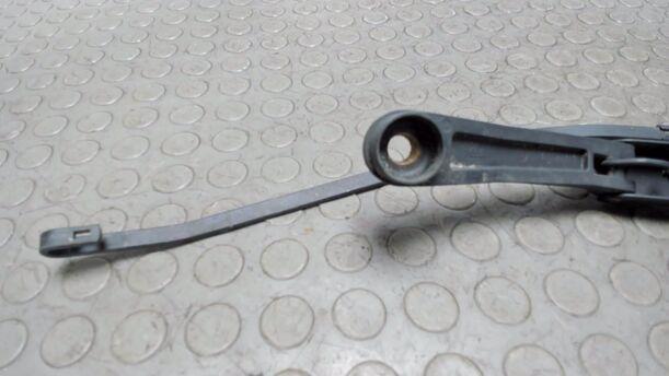 Foto: SCHEIBENWISCHERARME VORNE eines Mazda 2 1.25l