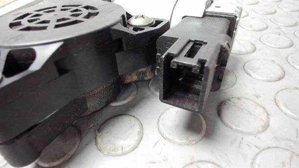 Foto: FENSTERHEBER ELEKTRISCH HINTEN LINKS eines Mazda 2 1.25l