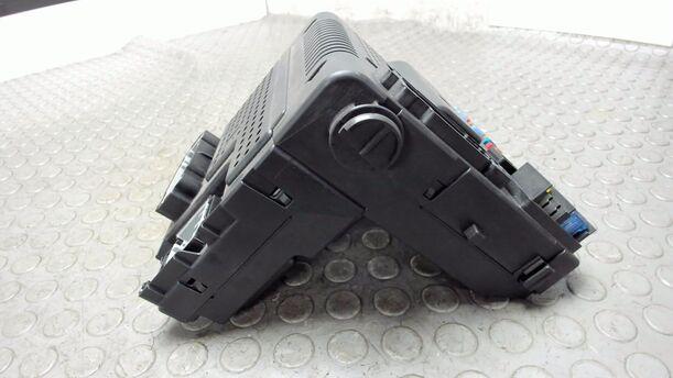 Foto: SICHERUNGSKASTEN / MODUL eines Volvo S60 2.4 Aut.