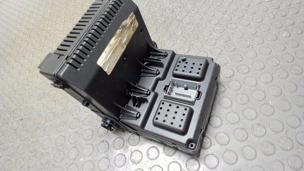 Foto: SICHERUNGSKASTEN / MODUL eines Volvo S60 2.4 Aut.