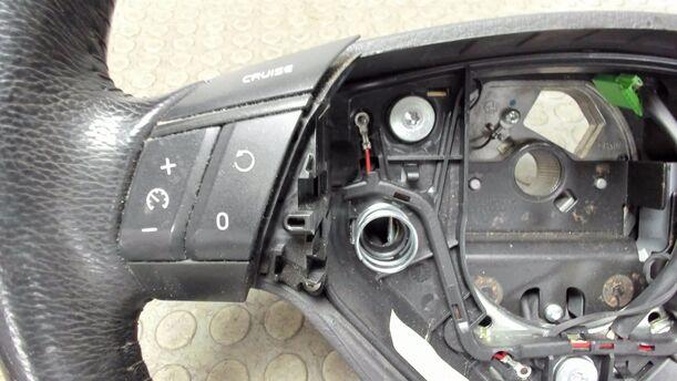 Foto: LEDERLENKRAD eines Volvo S60 2.4 Aut.