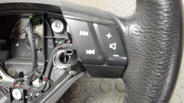 Foto: LEDERLENKRAD eines Volvo S60 2.4 Aut.