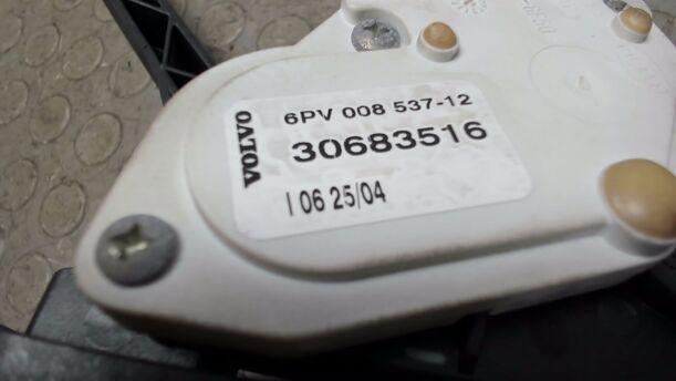 Foto: GASPEDAL ( AUTOMATIK ) eines Volvo S60 2.4 Aut.