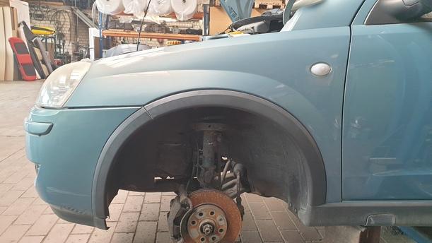 Foto: KOTFLÜGEL VORN LINKS eines Opel Corsa 1.2 16V