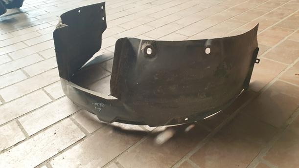 Foto: RADHAUSSCHALE / INNENKOTFLÜGEL RECHTS eines Opel Corsa 1.2 16V