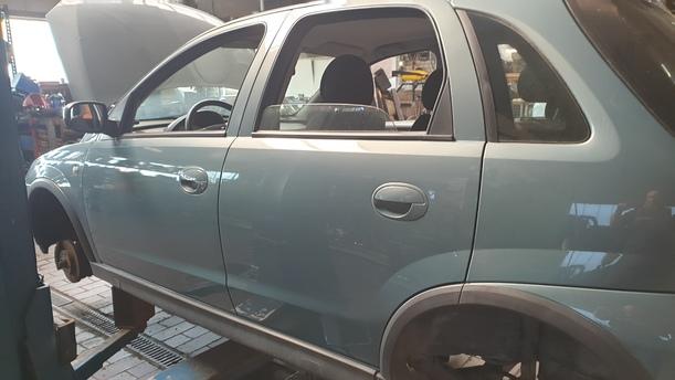 Foto: TÜR HINTEN LINKS eines Opel Corsa 1.2 16V