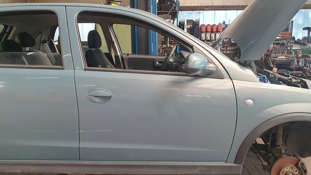 Foto: TÜR VORN RECHTS (4/5-TÜRER) eines Opel Corsa 1.2 16V