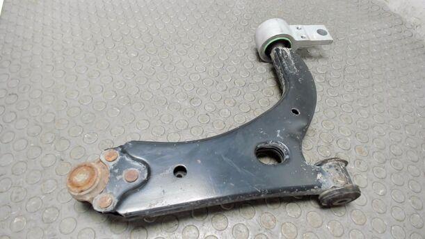 Foto: QUERLENKER LINKS eines Mazda 2 1.25l