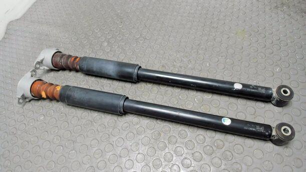 Foto: STOSSDÄMPFERPAAR HINTEN eines Mazda 2 1.25l