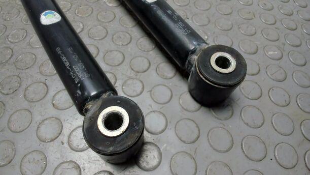 Foto: STOSSDÄMPFERPAAR HINTEN eines Mazda 2 1.25l