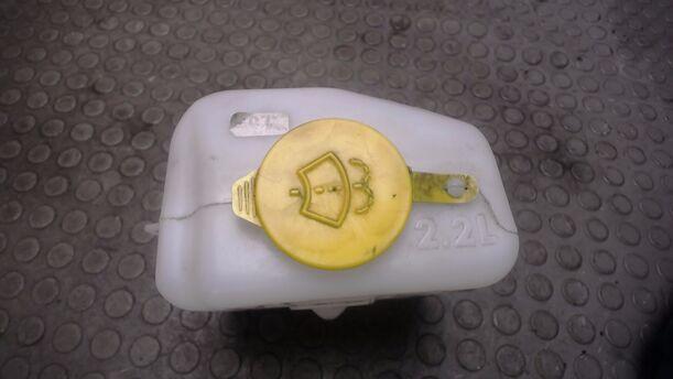 Foto: SCHEIBENWASCHBEHÄLTER eines Opel Corsa 1.0 12V