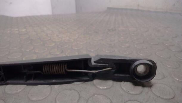 Foto: SCHEIBENWISCHERARM HINTEN eines Opel Corsa 1.0 12V