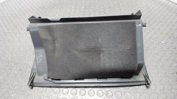 Foto: HANDSCHUHFACH eines Mazda 2 1.25l