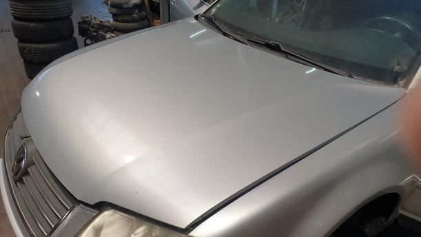 Foto: MOTORHAUBE eines VW Passat Variant 1.8 5V Turbo