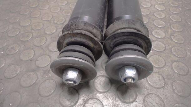 Foto: STOSSDÄMPFERPAAR HINTEN eines Opel Corsa 1.0 12V