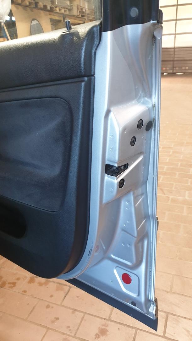 Foto: TÜR VORNE RECHTS eines VW Passat Variant 1.8 5V Turbo